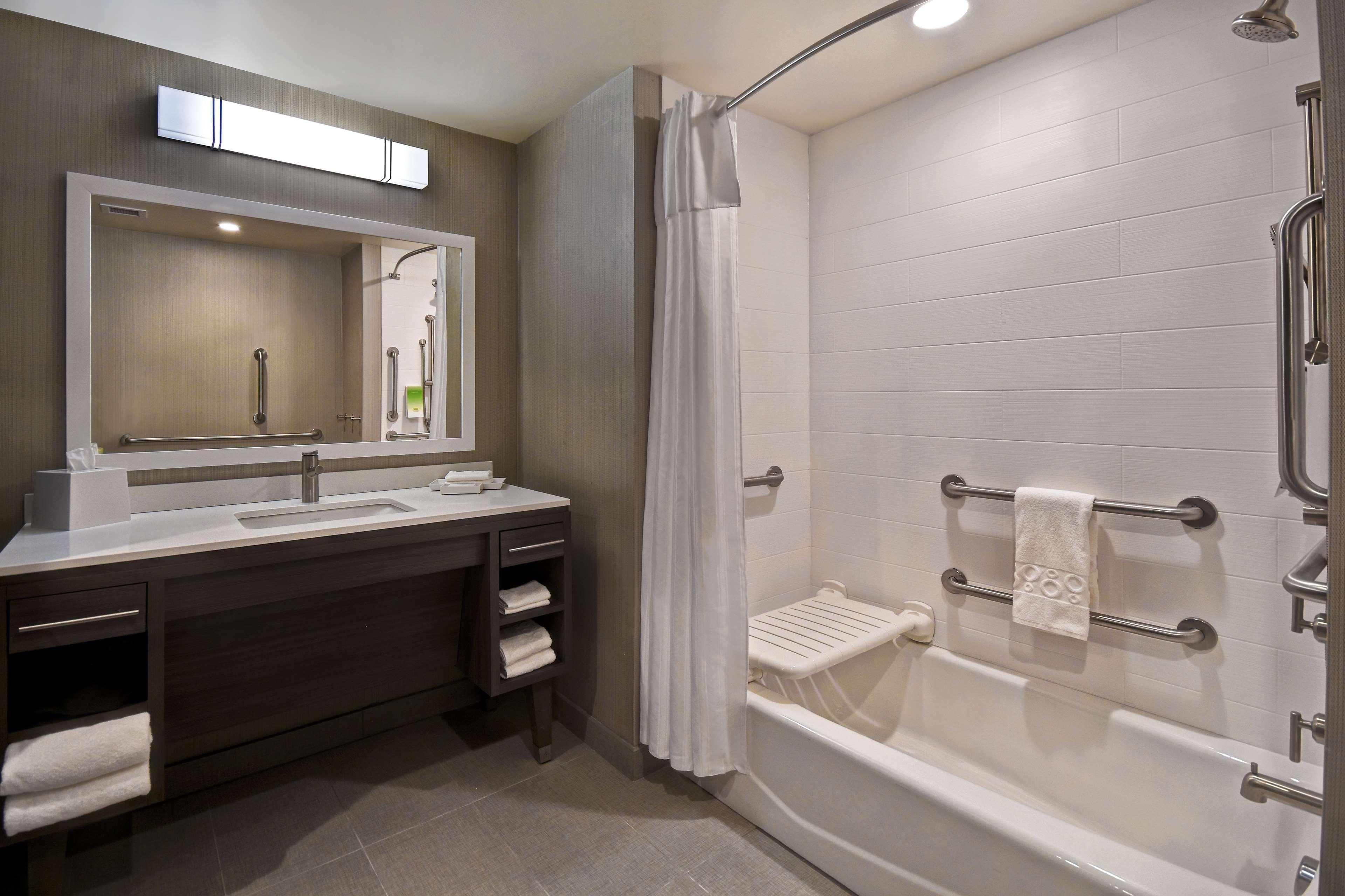 Home2 Suites By Hilton Bowling Green, Oh Экстерьер фото